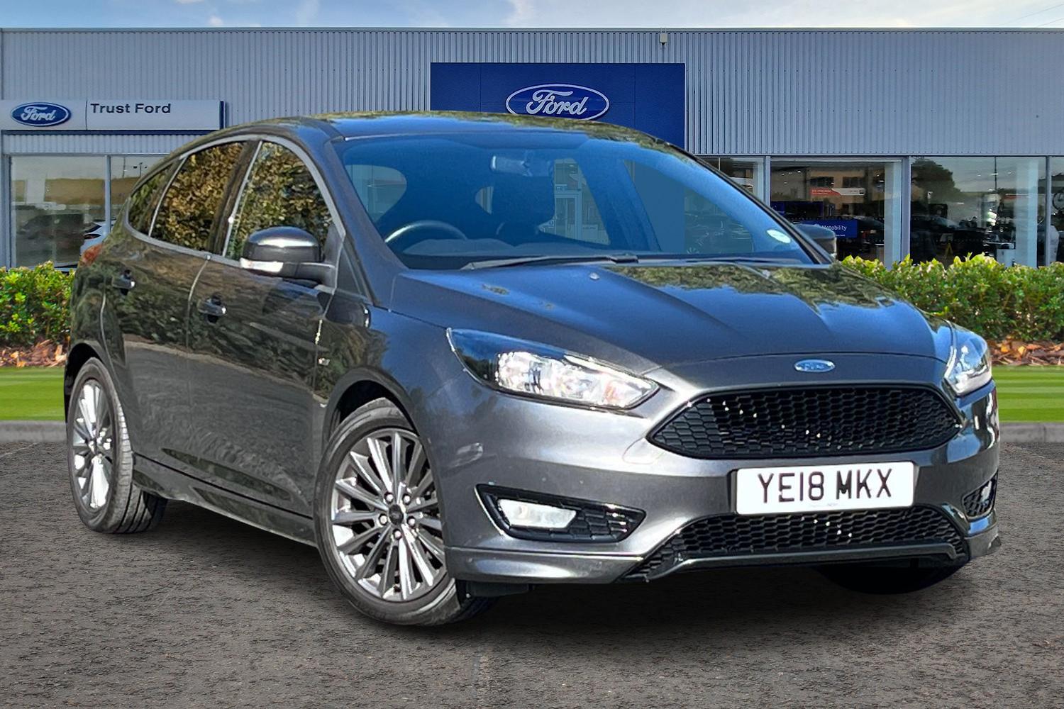 Ford Focus Photo 0