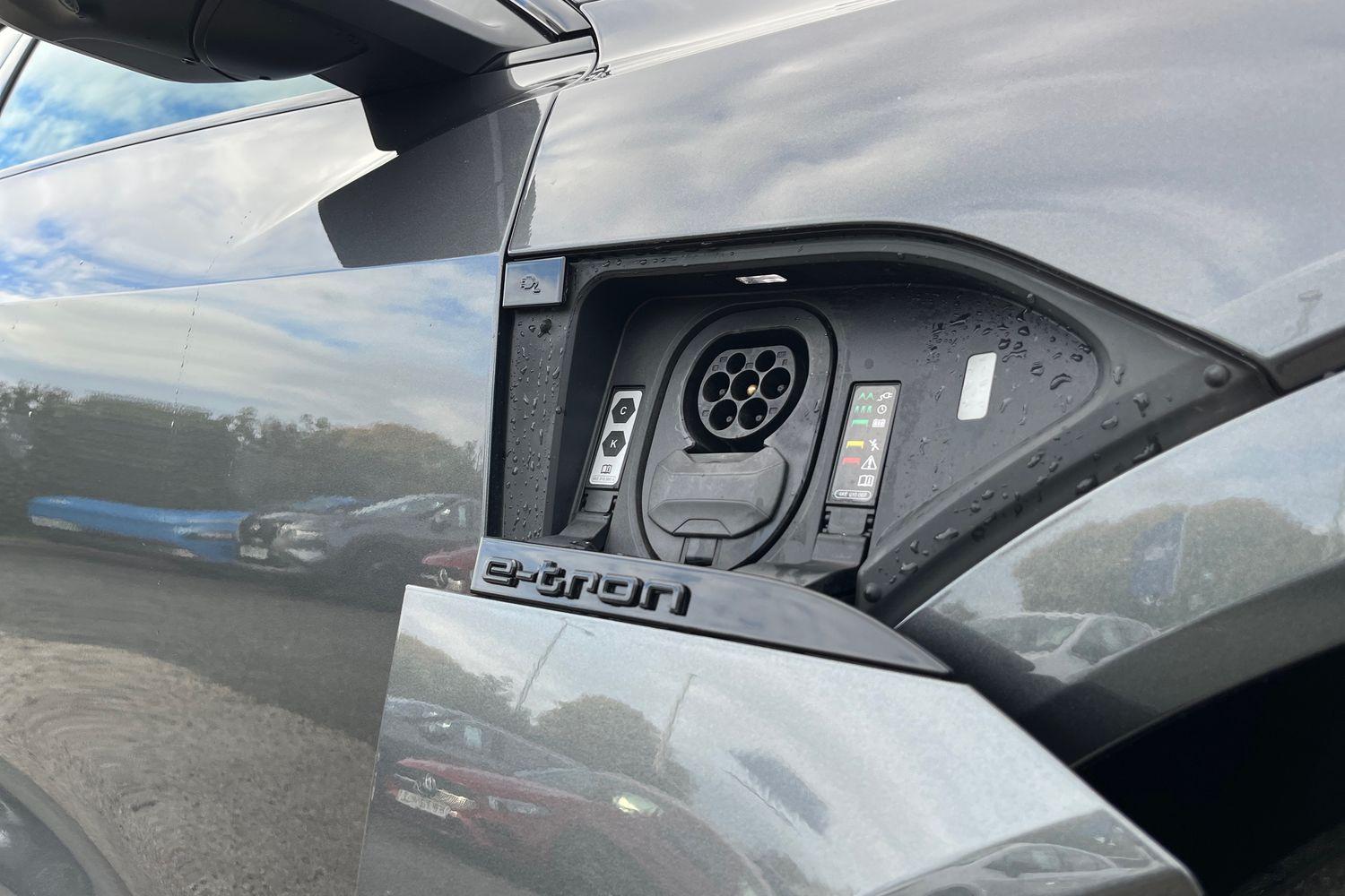 Audi e-tron Photo 35