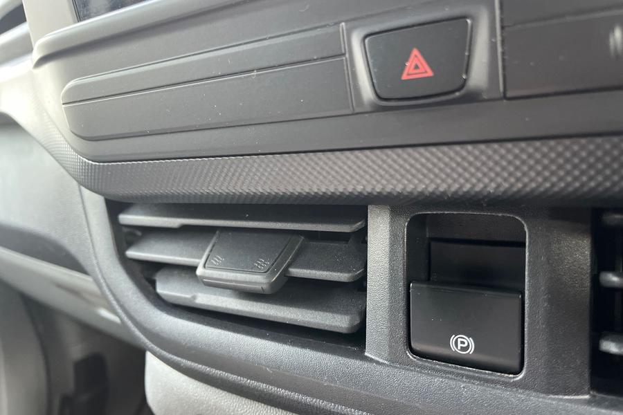 Ford TRANSIT CUSTOM Photo autoimg-d71cd1f305fe4ea82f71b3c973fca979a19eaba5.jpg