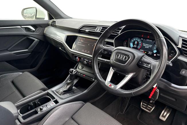 AUDI Q3 Photo 6