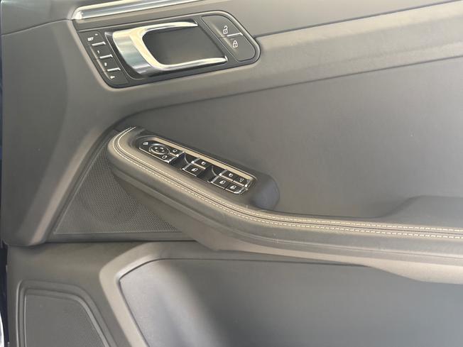 PORSCHE Macan Photo 20