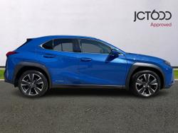 LEXUS UX Photo 4