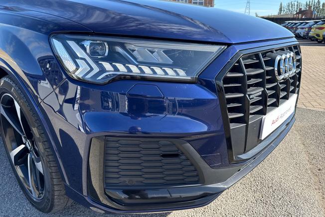 AUDI Q7 Photo 23