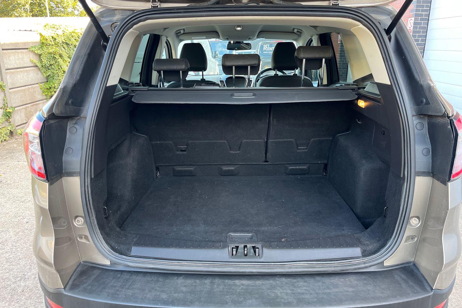 Ford KUGA Photo 20