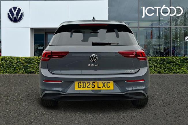 VOLKSWAGEN Golf Photo 7