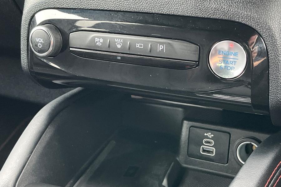 Ford KUGA Photo autoimg-d726df44f5b1805dda28e1ec862907a933d503b8.jpg
