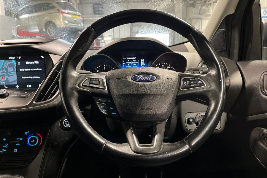 Ford KUGA Photo autoimg-d72d7f3669b357a1989da2f88e43b7f61ef252a5.jpg