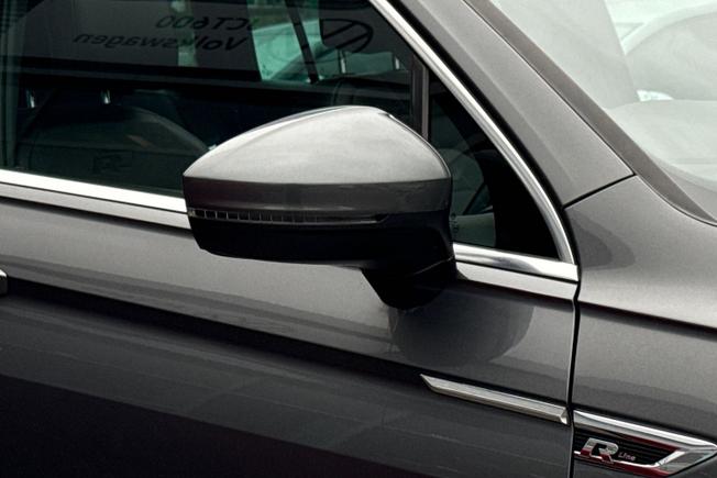 VOLKSWAGEN Tiguan Photo 20