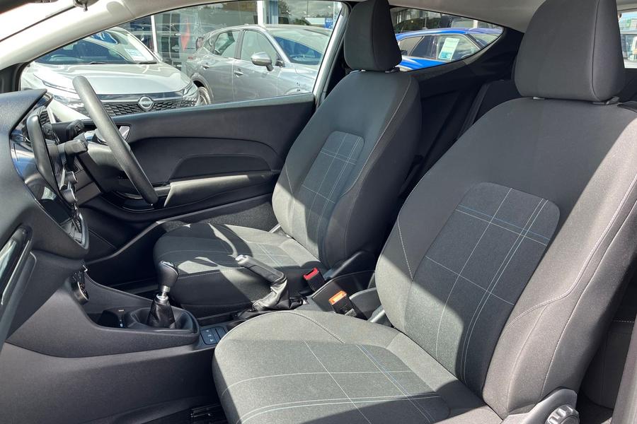 Ford FIESTA Photo autoimg-d7331ec8d4c688f9803b5c590ad7343f5e94ba19.jpg