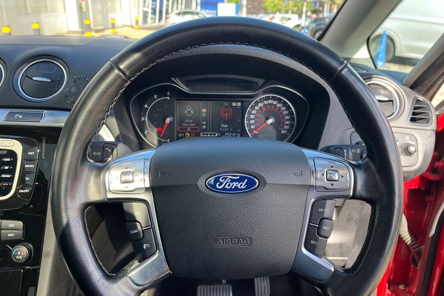 Ford S-Max Photo 11