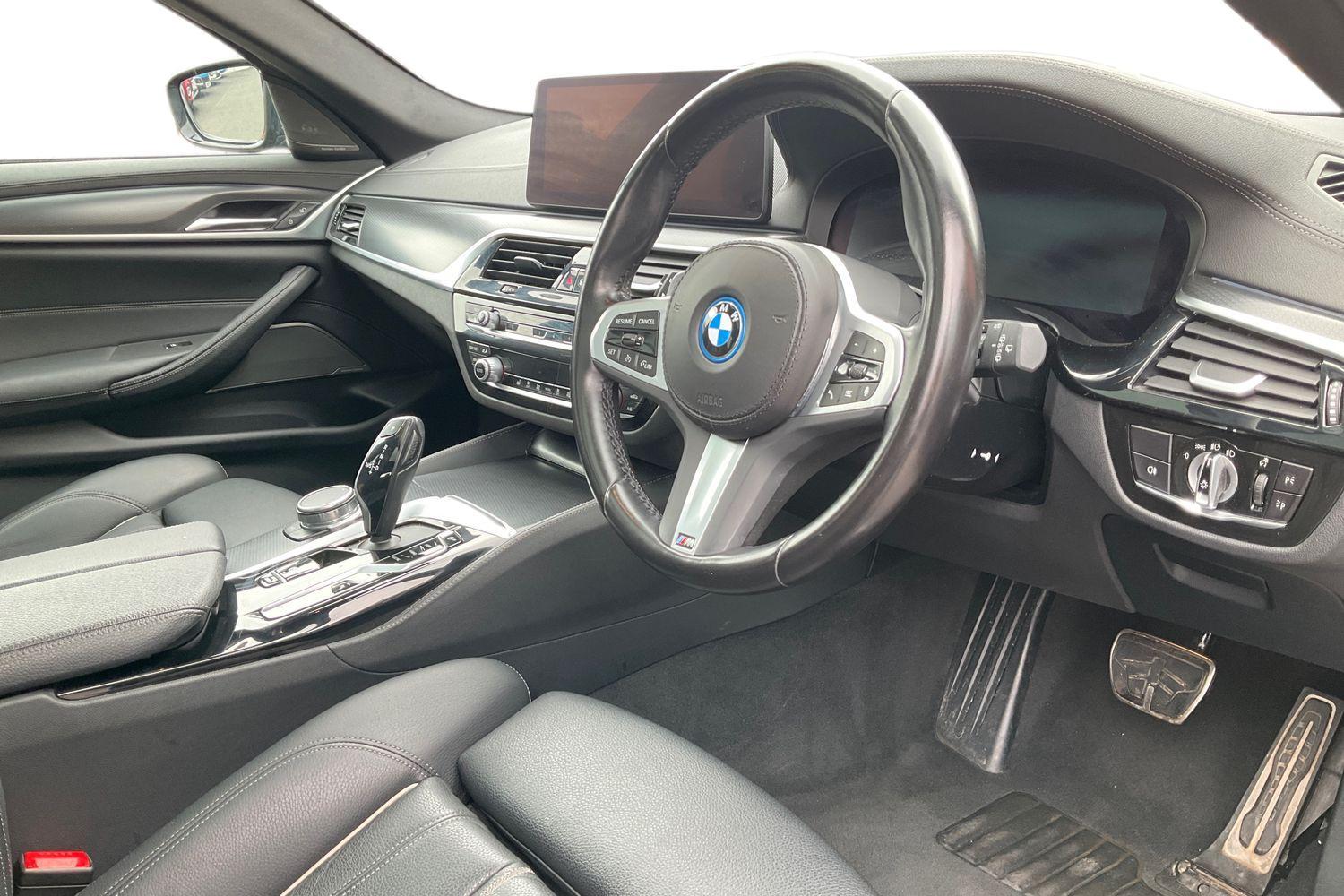 BMW 5 SERIES Photo 8