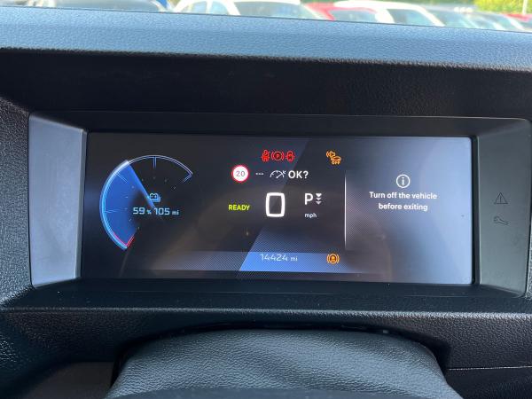 Peugeot e-Traveller Photo autoimg-d740de4ef664d3d59649839de226e259fcc7e479.jpg