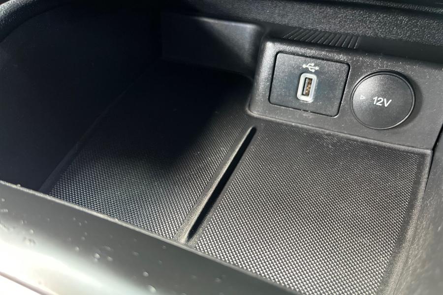 Ford FOCUS Photo autoimg-d74129c3e1685e8e2fdb16edcddebf0755212e36.jpg