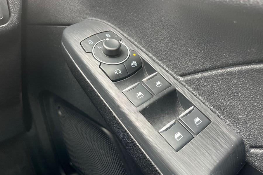 Ford KUGA Photo autoimg-d74414fed6ec012d6156f12efae37913f485987f.jpg