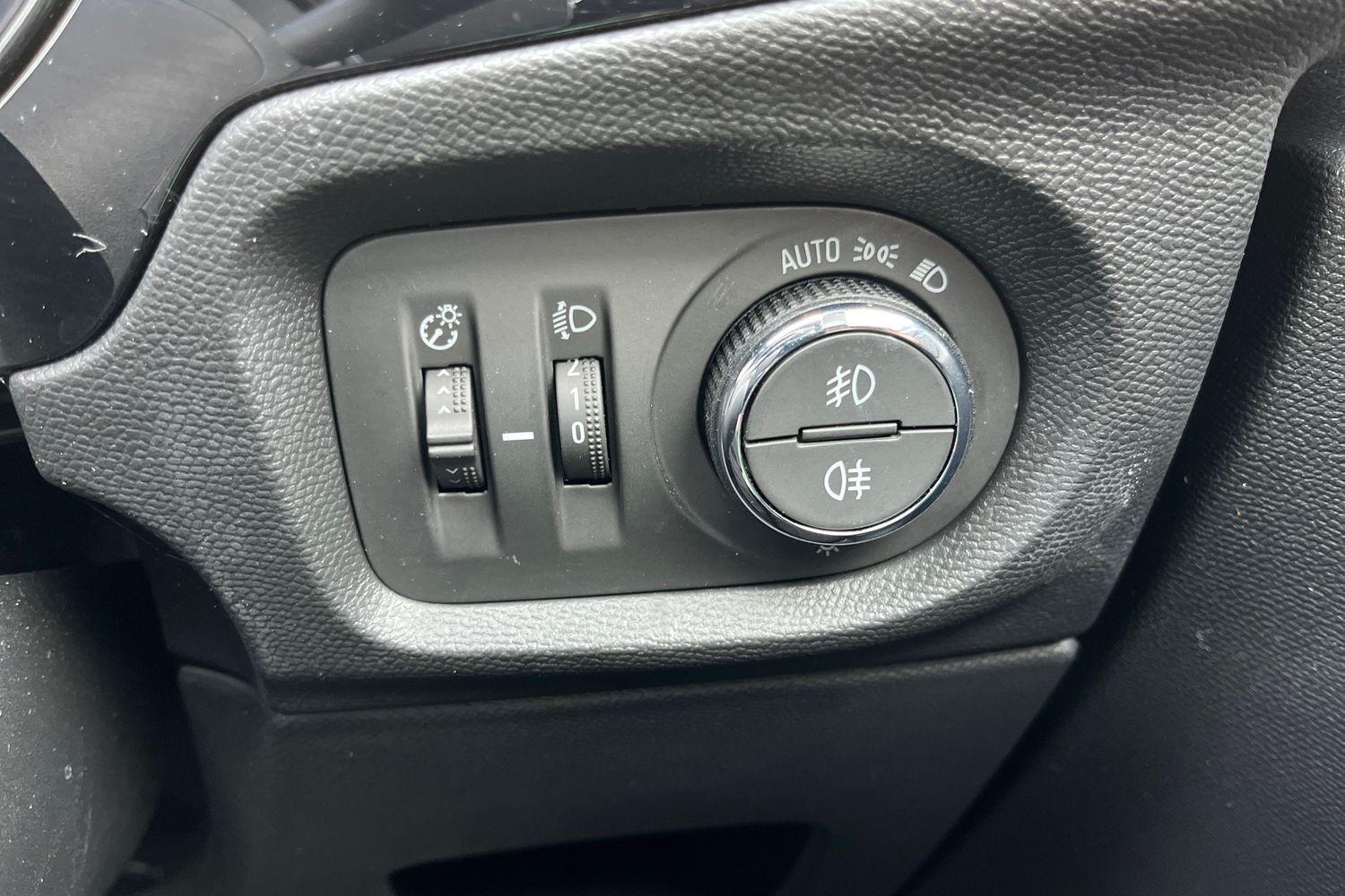 Vauxhall CORSA Photo 29