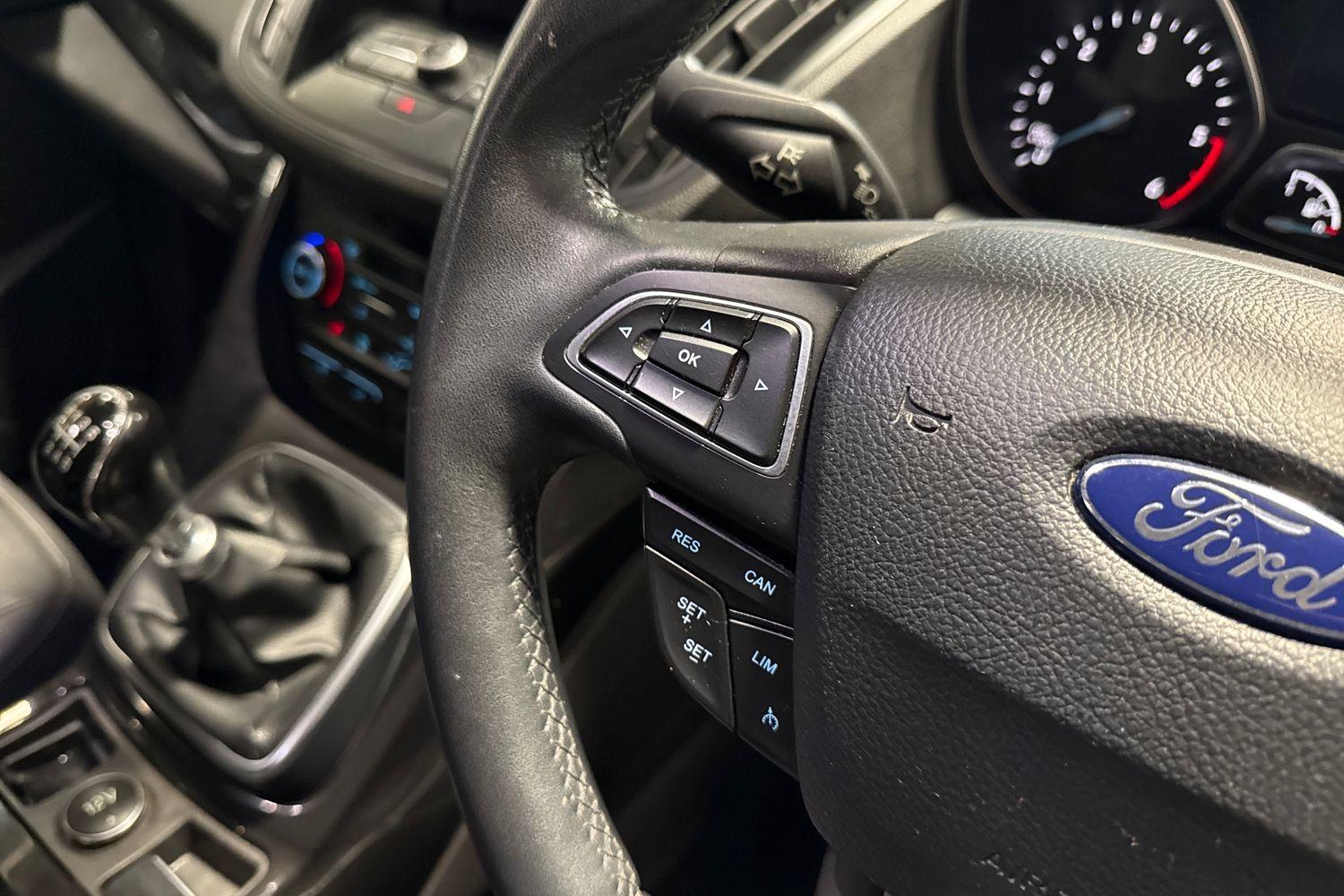 Ford KUGA Photo 27