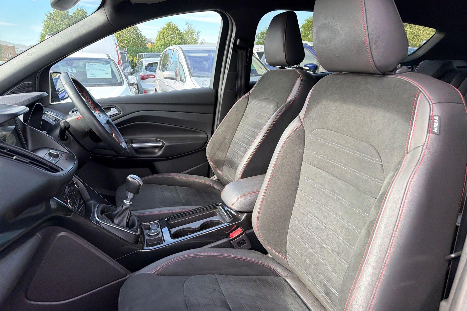 Ford KUGA Photo 18