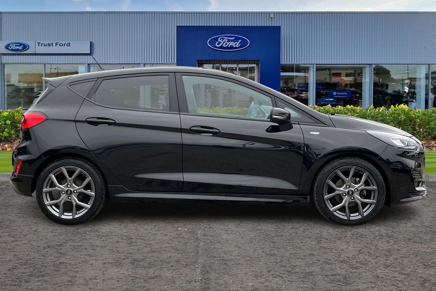 Ford Fiesta Photo 2