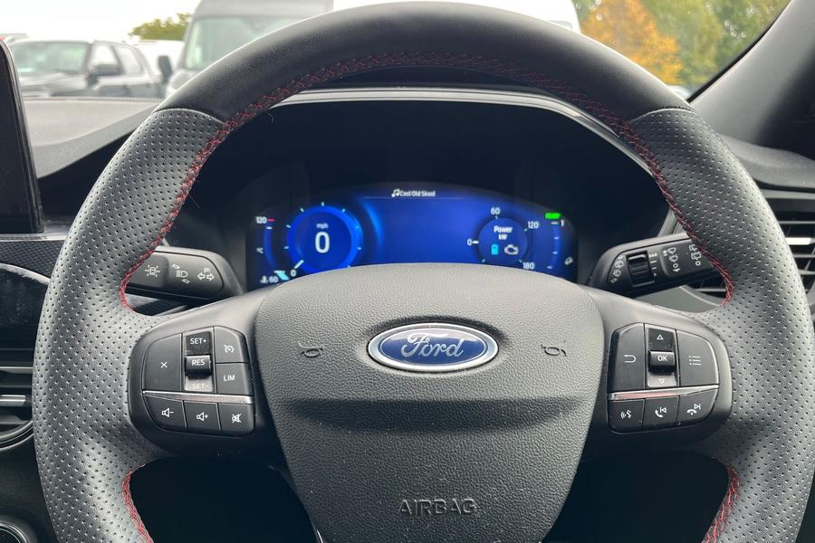 Ford KUGA Photo autoimg-d74b4ea7f5383b4f49b6c57801225be8c2ca9a86.jpg