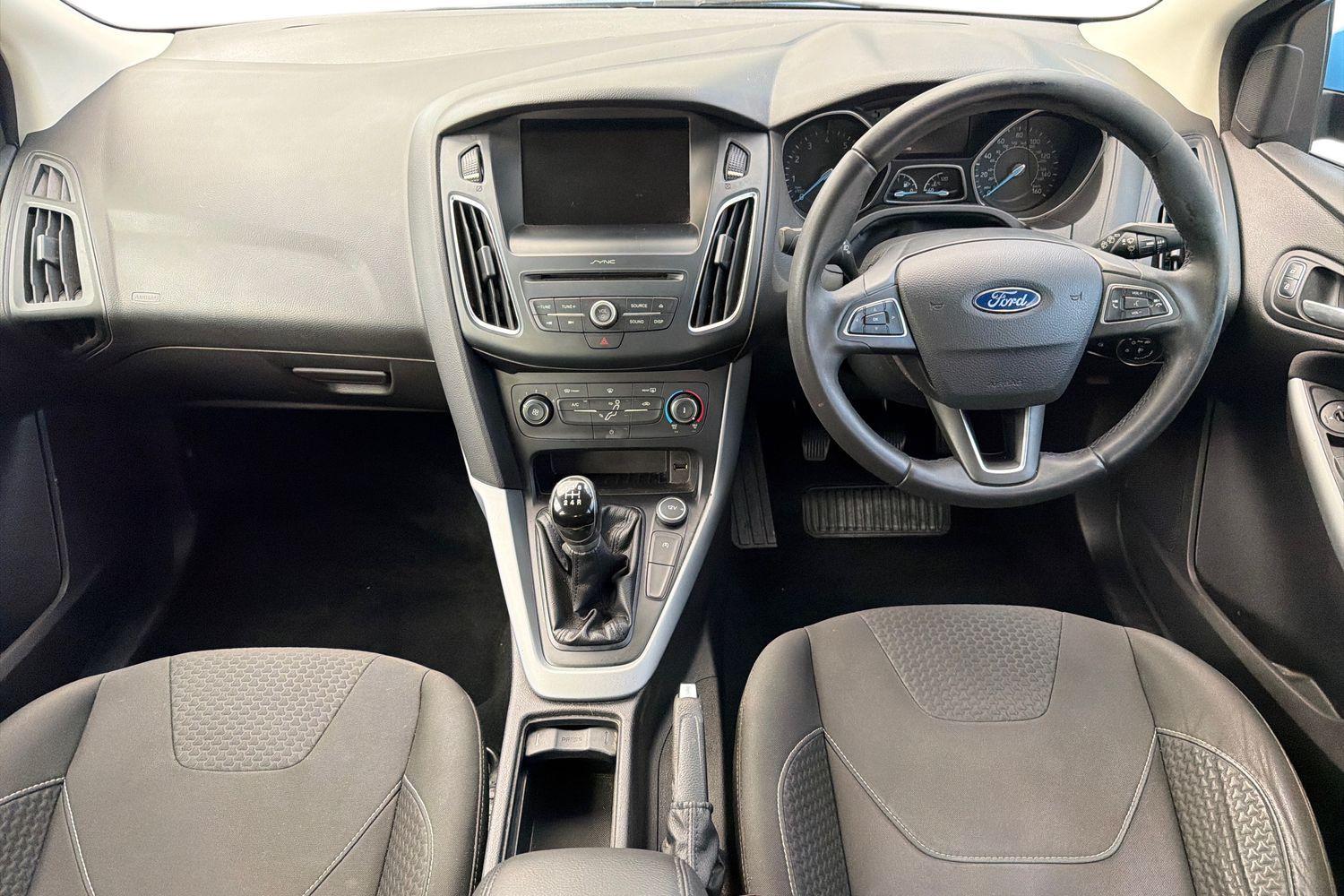 Ford Focus Photo 9