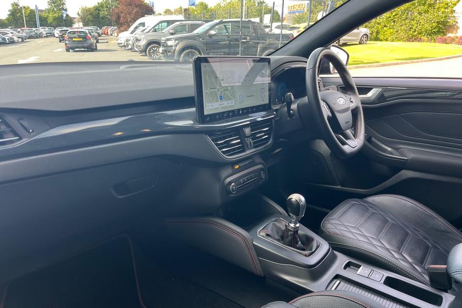 Ford Focus Photo autoimg-d74e20f9d32e5805b8666fe947fc2921376430ca.jpg