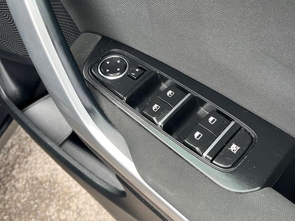 Kia Ceed Photo autoimg-d74ea5fa7bb98eb2e4de2fcd0685e17902eec530.jpg