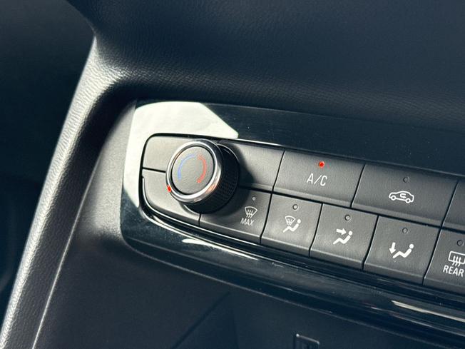 VAUXHALL Corsa Photo 46