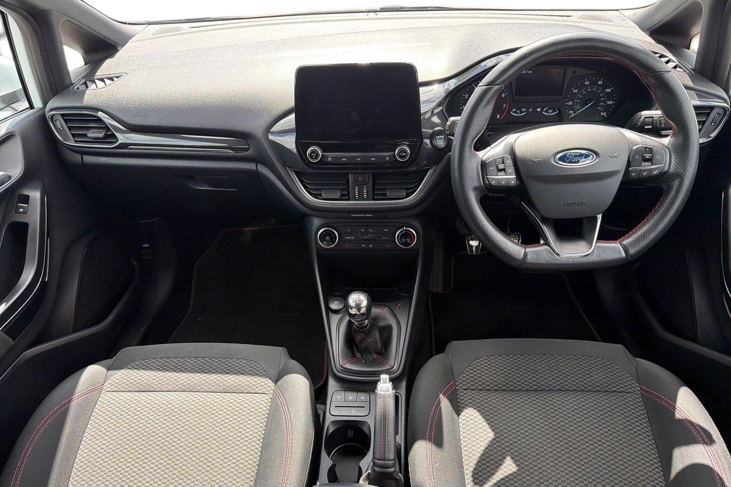Ford FIESTA Photo 9
