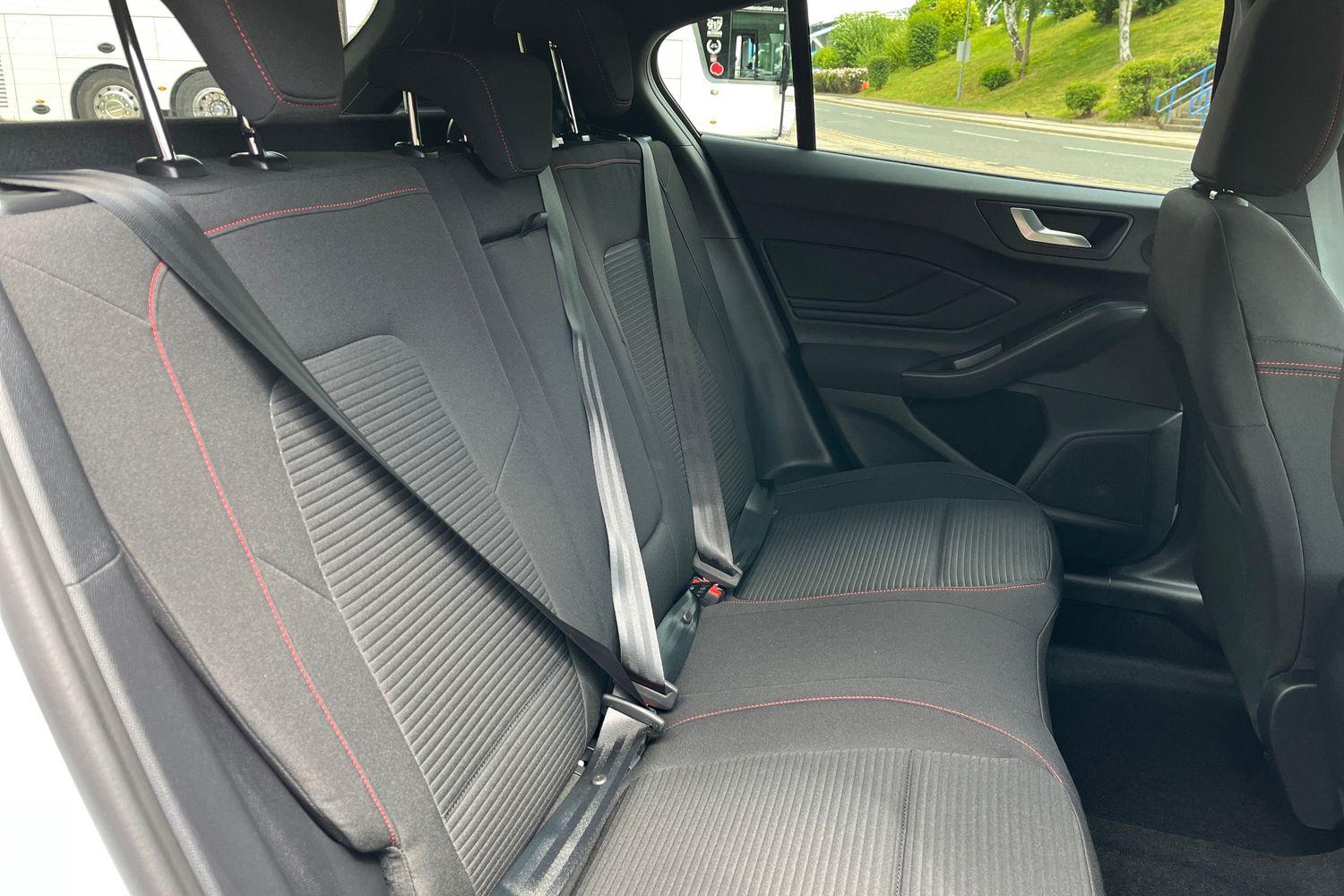 Ford FOCUS Photo 36