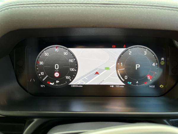 Land Rover Defender 110 Photo autoimg-d75f27d2a2c87d73450e84793b63baa4b1d9ee26.jpg