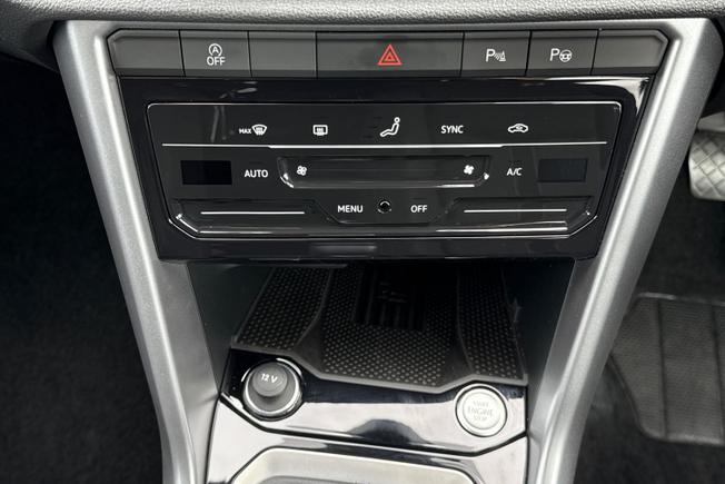 VOLKSWAGEN T-Roc Photo 22
