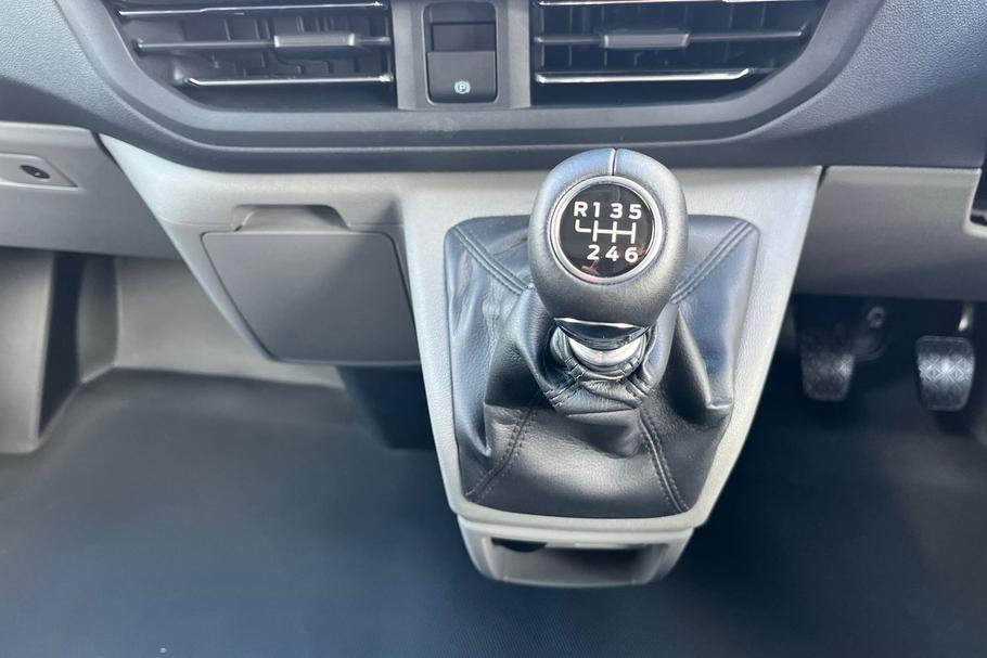 Used Ford TRANSIT CUSTOM KMZ9875 26
