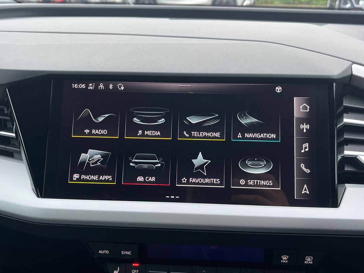 Audi Q4 e-tron Photo 34