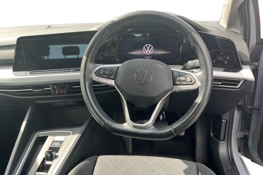 Volkswagen Golf Photo autoimg-d76abcebe52270d0fde53008bf7cda7c84f71dbc.jpg