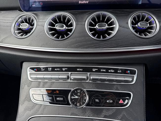 MERCEDES-BENZ E Class Photo 35