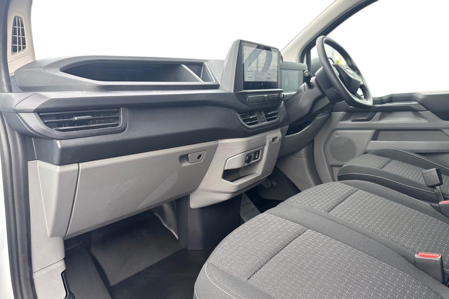 Ford E-TRANSIT CUSTOM Photo 2