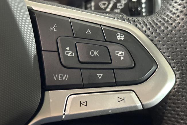 VOLKSWAGEN Touareg Photo 17