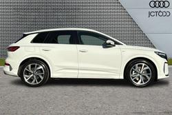 AUDI  Audi Q4 Photo 4