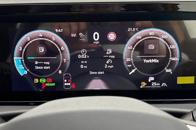 VOLKSWAGEN  New T-Roc Photo 15