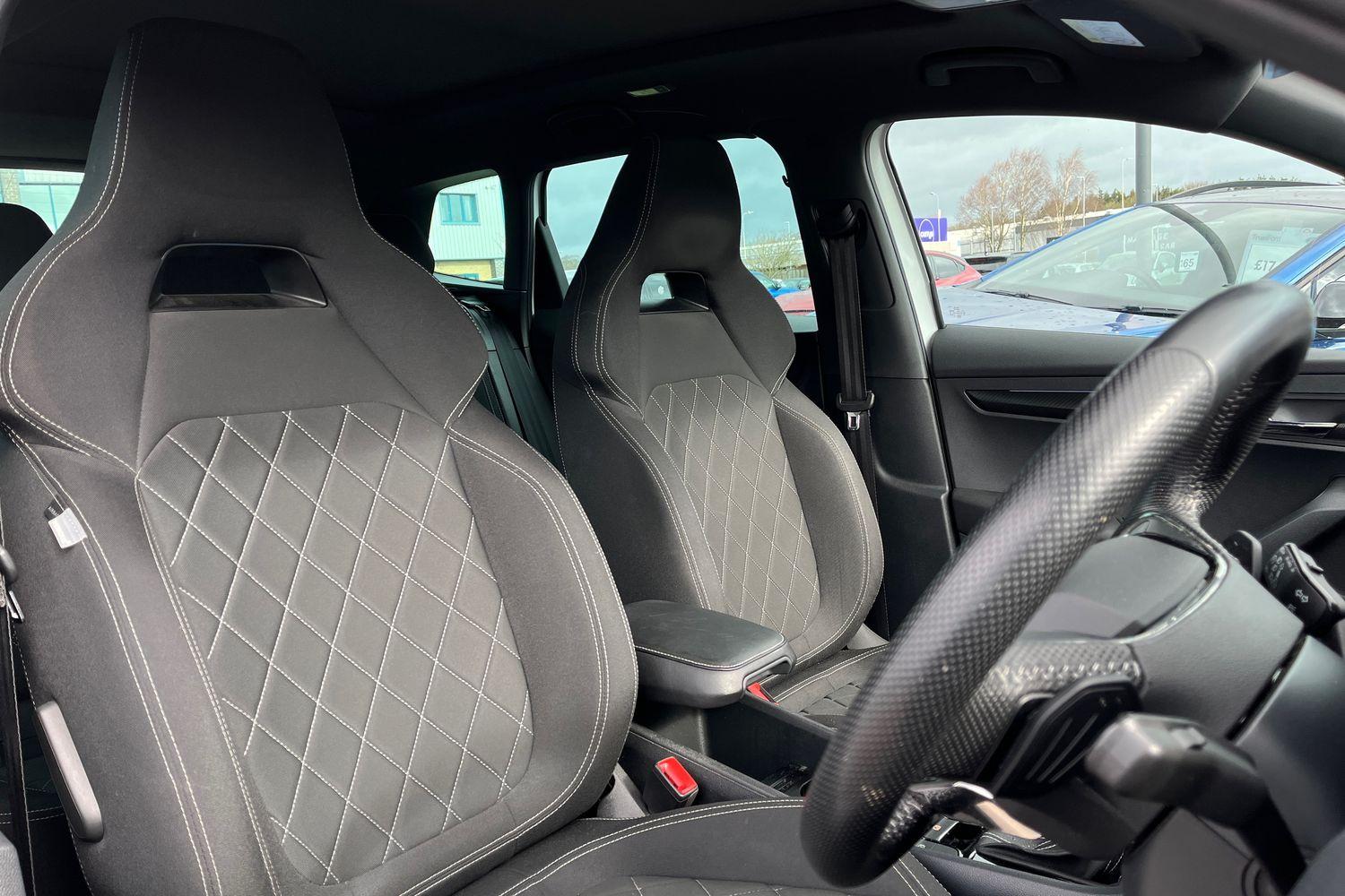 Skoda KAROQ Photo 16