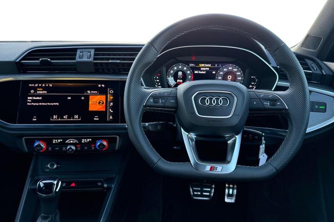 AUDI Q3 Photo 11