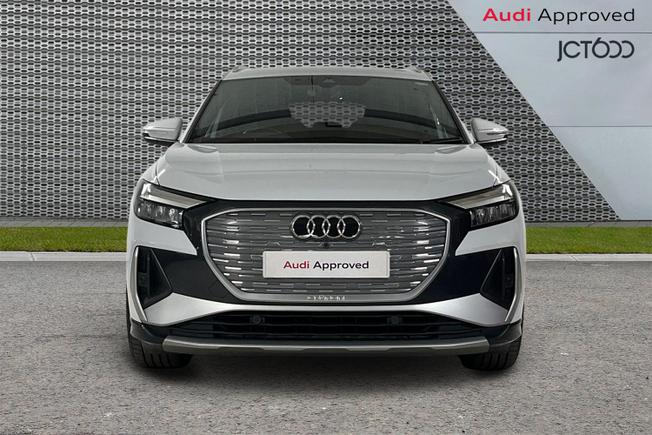 AUDI Q4 e-tron Photo 8