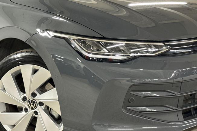 VOLKSWAGEN Golf Photo 19