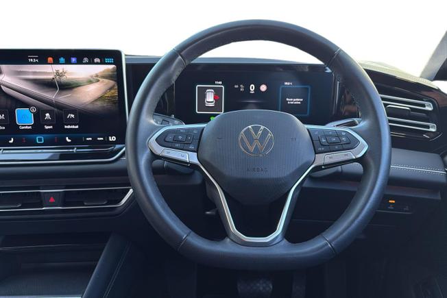 VOLKSWAGEN Tiguan Photo 11