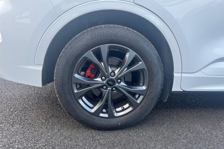 Ford KUGA Photo autoimg-d797b2b47c2af0e15b8124ce4c9b77437adcc177.jpg