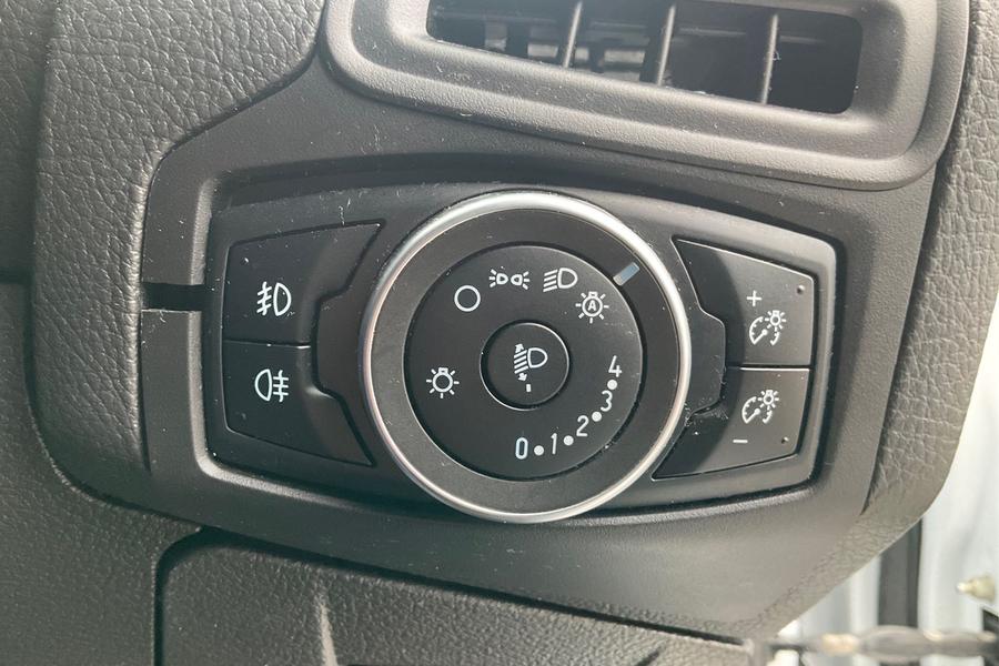 Ford FOCUS Photo autoimg-d799109613d1d5f26dd4a1976ec1062a3e9dcf86.jpg