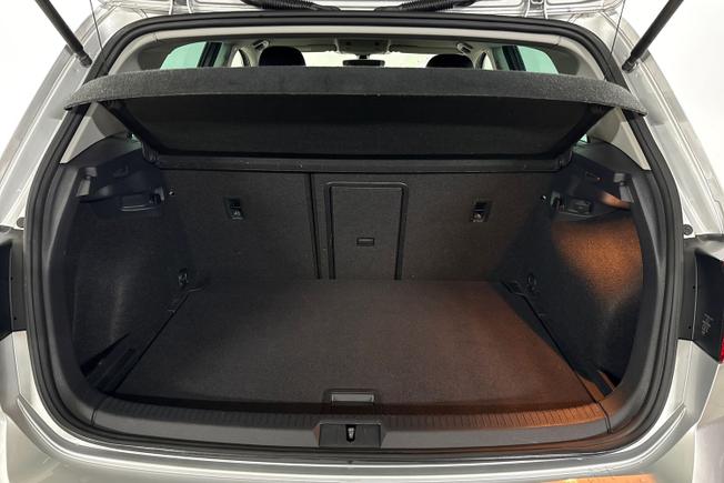 VOLKSWAGEN Golf Photo 12