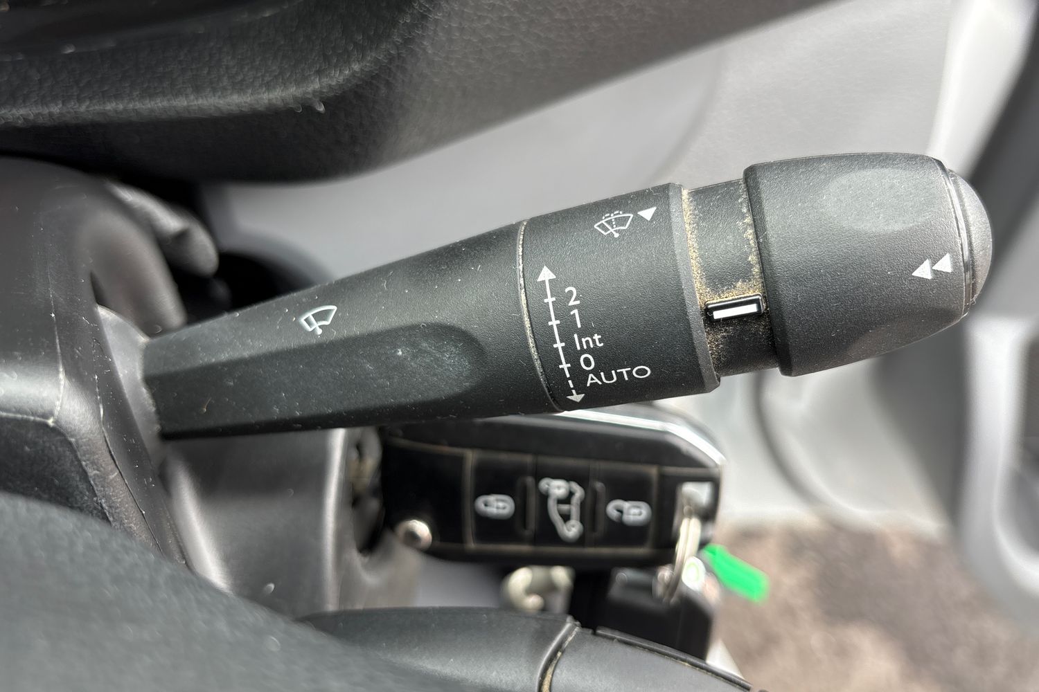 Peugeot EXPERT Photo 37