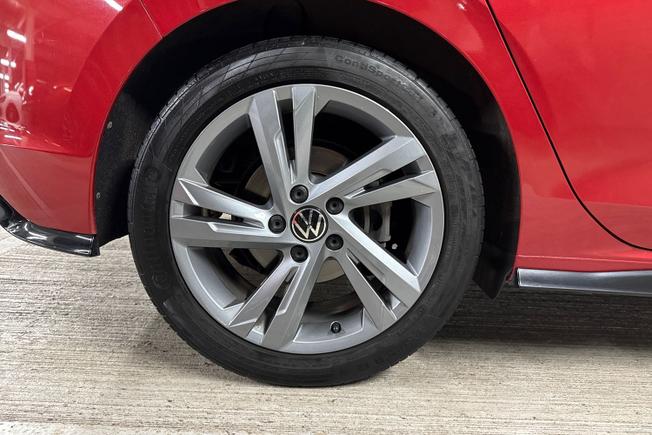 VOLKSWAGEN Golf Photo 5