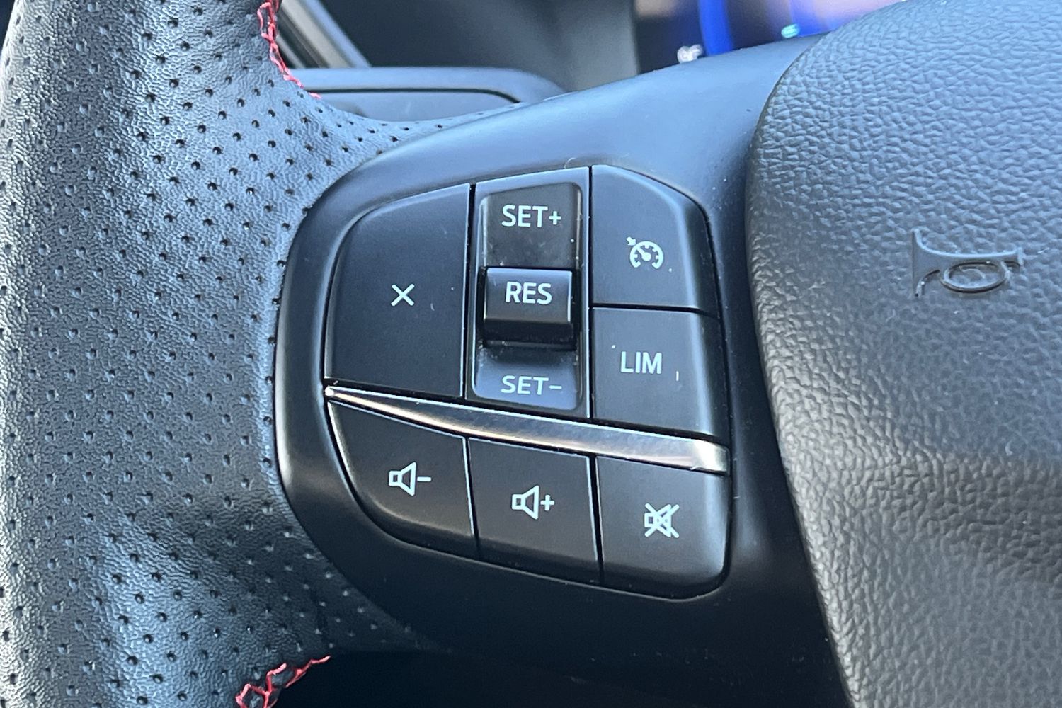 Ford KUGA Photo 30